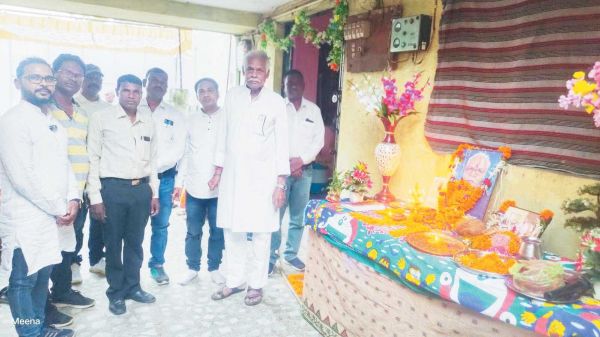 निषाद समाज के पूर्व जिलाध्यक्ष को दी श्रद्धांजलि