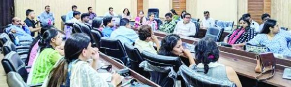 यूनिसेफ के 6 राज्यों के प्रतिनिधियों ने जिले में सामुदायिक मानसिक स्वास्थ्य कार्यक्रम का किया अवलोकन