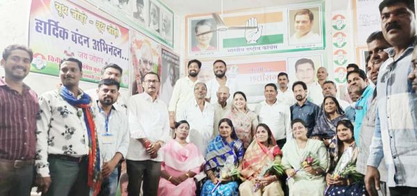 ब्लॉक कांग्रेस ने किया नवनियुक्त पदाधिकारियों का सम्मान