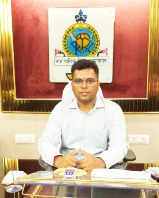 नवागत आयुक्त ने संभाला पदभार