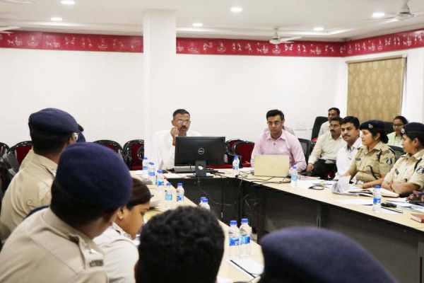साइबर अपराध से निपटने हर जिले में हेल्फ डेस्क स्थापित करेगी पुलिस