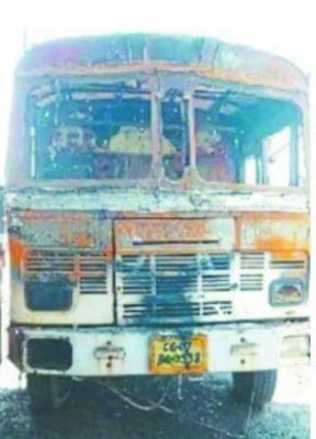 रिपेयरिंग गैराज में खड़ी दो गाडिय़ों में लगी आग