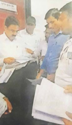 शिक्षकों ने कहा बीए वालों को पदोन्नति तो हमें अंग्रेजी वालों को लाभ क्यों नहीं