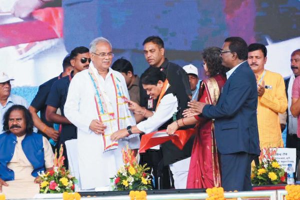 श्रमिकों की समस्याओं का तत्काल हल सीएम सहायता केंद्रों में