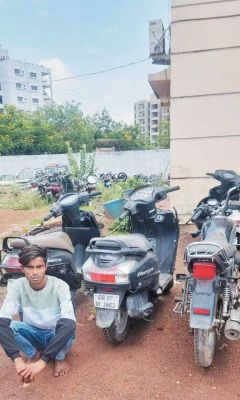 चोरी की 4 बाइक के साथ दो गिरफ्तार