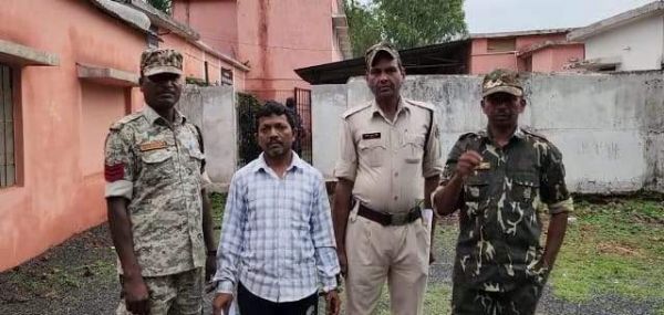 गांजा तस्करी, 10 साल की सजा 