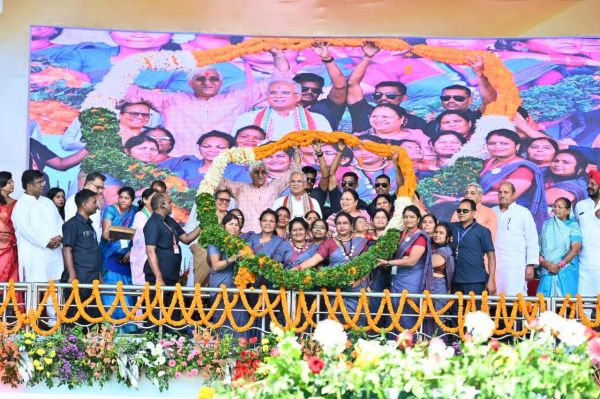 जिले की 5 उत्कृष्ट आंगनबाड़ी  कार्यकर्ता, सहायिका सम्मानित