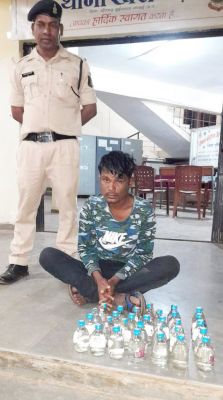 अवैध शराब के साथ आरोपी पकड़ाया