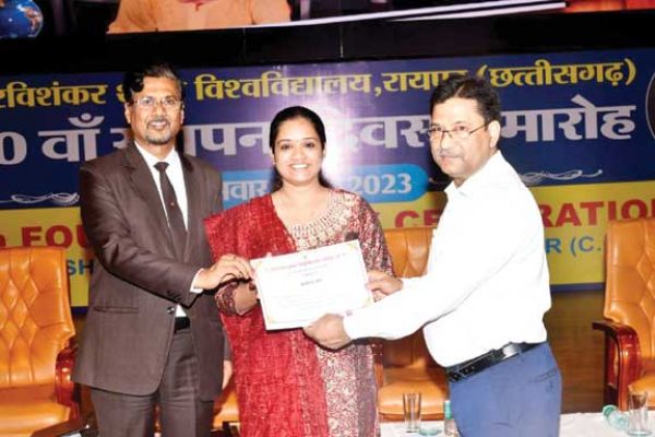 रविवि की डॉ. प्रगति कृष्णन उत्कृष्ट शोधार्थी