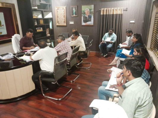 आयुक्त ने कार्यों की गति की ली जानकारी