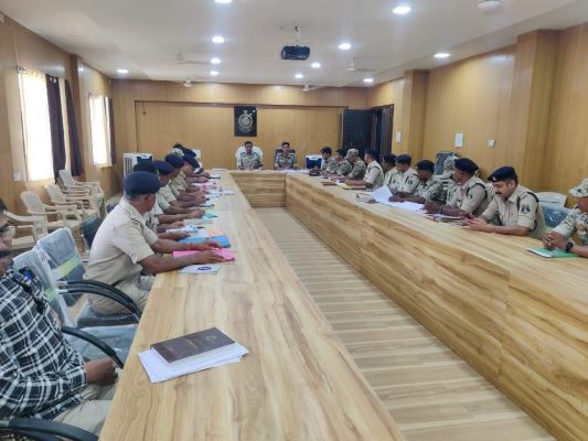 चलित थाना लगाकर ठगी से बचने लोगों  को जागरूक करने दिए निर्देश