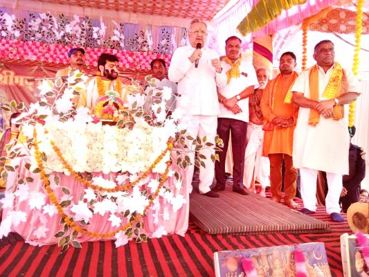 श्रीमद भागवत कथा ज्ञान यज्ञ सप्ताह  में शामिल हुए पूर्व सीएम