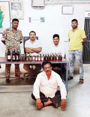 अंग्रेजी शराब के साथ 1 गिरफ्तार  