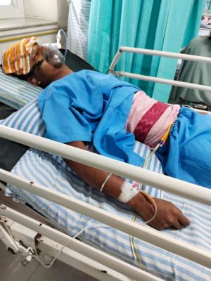 कियोस्क बैंक कर्मी से सामूहिक मारपीट, गंभीर