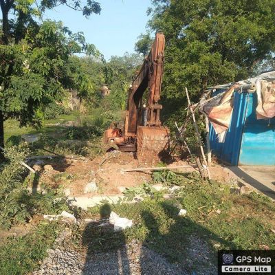 निगम के पोकलेन व जेसीबी से  शुरू हुई नालों की सफाई