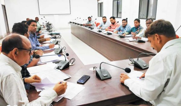 प्रतियोगी परीक्षाओं की तैयारी के लिए नि:शुल्क कोचिंग अतिशीघ्र आरम्भ करें-कलेक्टर