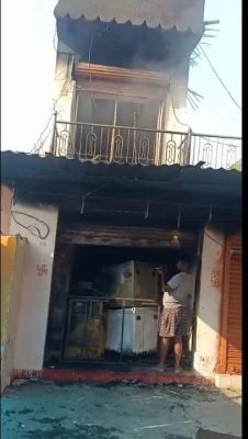 फर्नीचर दुकान में लगी आग, घंटों की मशक्कत के बाद काबू