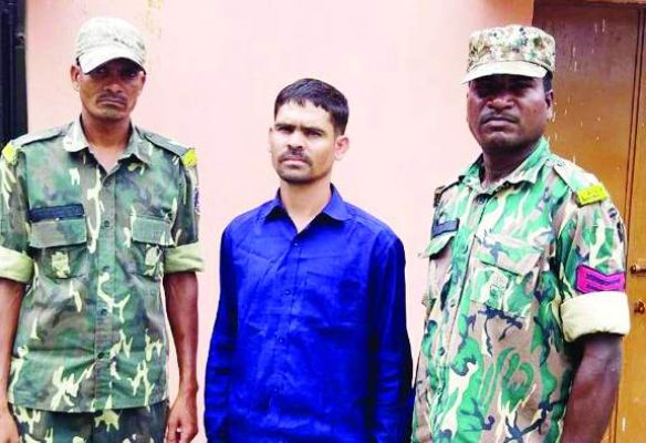 नाबालिग से छेड़छाड़, 3 साल कैद