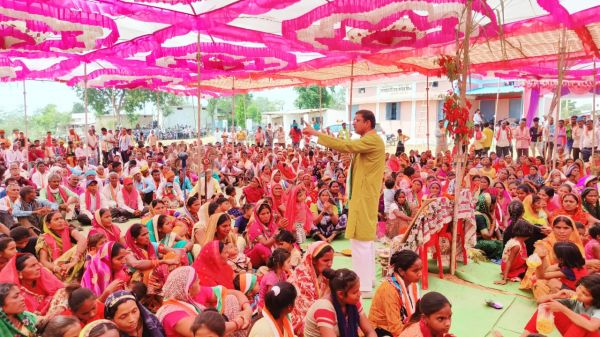 किसानों को गन्ने की खेती से जुड़कर मिलेगा फायदा, मिलेगी पूरी मदद-नवाज