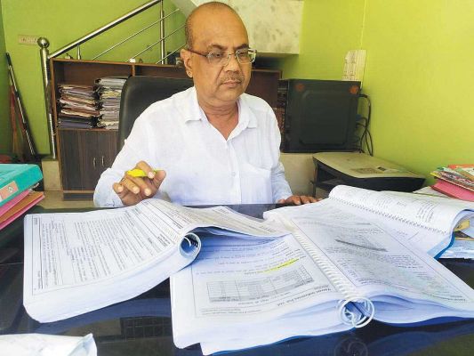 उद्योगों के खिलाफ पर्यावरण मित्र की शिकायत