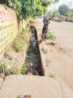बारिश के पूर्व बड़े नाला व नालियों की सफाई शुरू