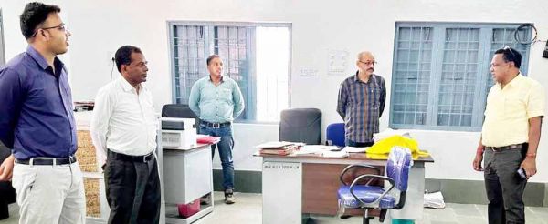 नए कलेक्टर ने किया कलेक्ट्रेट कार्यालय का निरीक्षण