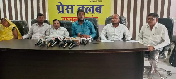पार्षदों का आरोप : कलेक्टर नपं अध्यक्ष को बचाव का दे रहे पूरा मौका
