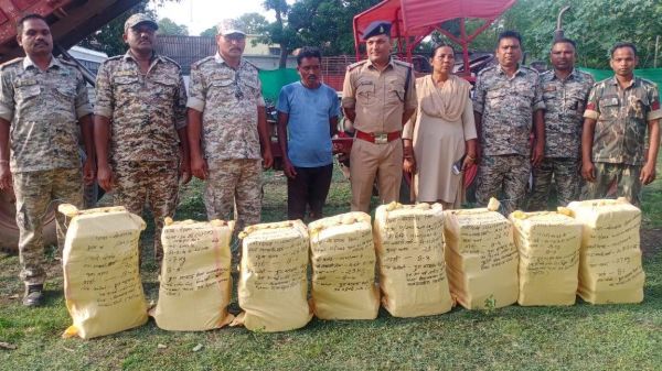 ट्रैक्टर-ट्रॉली में गुप्त चेंबर बनाकर की जा रही थी 22 लाख की गांजा तस्करी, एक बंदी