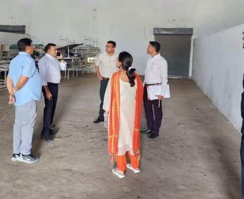 संभागायुक्त ने स्ट्रांग रूम व मतगणना स्थल का किया निरीक्षण