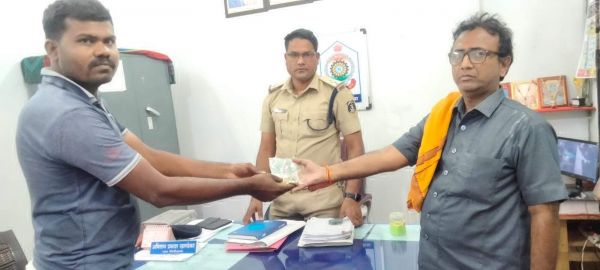 सपिया के पप्पू राठौर ने दिया ईमानदारी का परिचय  