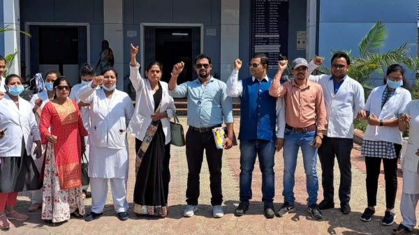 वाट्सएप  ग्रुप पर प्रदेश नर्सेस एसो.  व प्रांताध्यक्ष के खिलाफ टिप्पणी