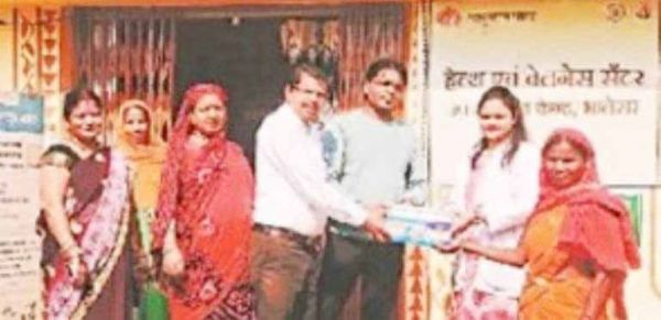 टीबी मरीज को नि:शुल्क खाद्य पोषण आहार वितरण 