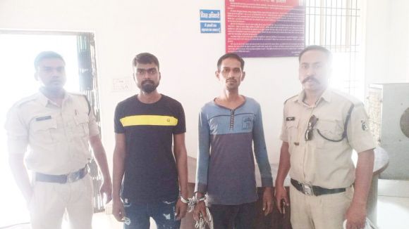 ट्रक से 12 टन स्पंज आयरन चुराकर ढाबे में बेचा  
