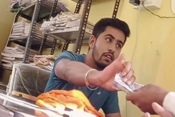 किसान से काम के बदले रिश्वत लेते पटवारी का वीडिया फैला