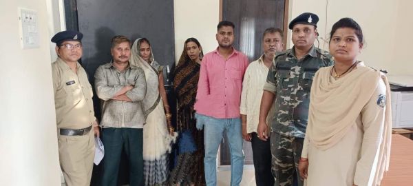 नकली जेवर दे ठगी, यूपी के 5 बंदी