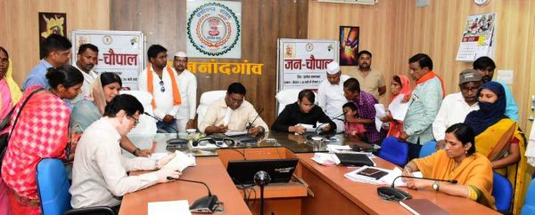 चिटफंड कंपनी में निवेश रकम वापसी और विद्युत कनेक्शन लगाने की मांग  जन चौपाल में