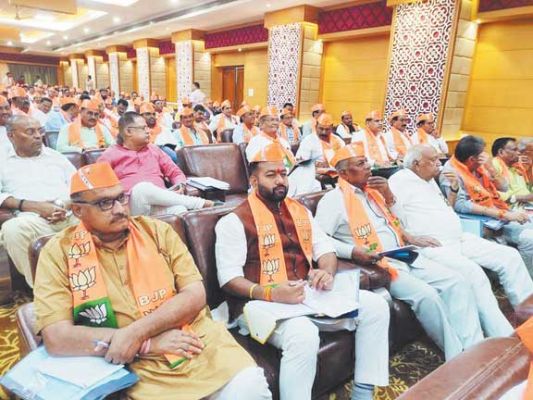 प्रदेश कार्यसमिति की बैठक में लिया छत्तीसगढ़ बचाओ संकल्प, मांगा सीएम का इस्तीफा