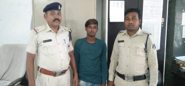 मामूली विवाद में चाकू से ताबड़तोड़ वार
