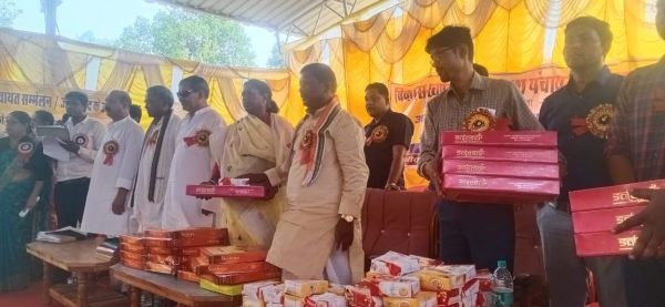 जनसंवाद में रामानुजगंज विधायक ने सुनी समस्याएं निराकरण का आश्वासन