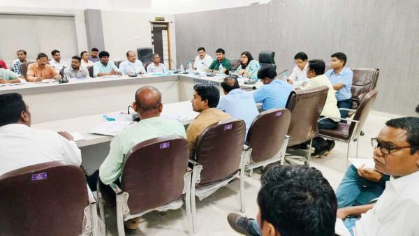 जिपं सीईओ ने की कृषि विभाग के कामकाज की समीक्षा