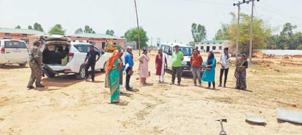 निर्माण कार्यों की धीमी गति पर सीईओ ने जताई नाराजगी