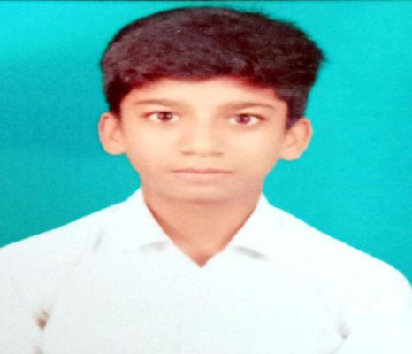 धनेश्वर वाणिज्य संकाय में आए प्रथम श्रेणी, परिजनों ने दी बधाई