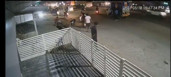 कम पैसे में सिगरेट नहीं दिया तो  बुजुर्ग की पिटाई, छह टांके लगे