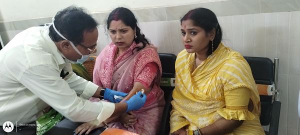 धमतरी विधायक की कार पलटी, बाल-बाल बचीं, 