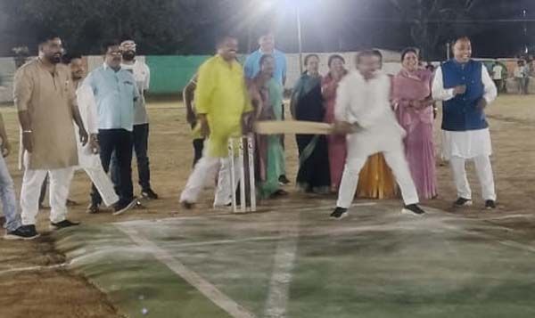 राज्य स्तरीय टूर्नामेंट के लिए जिला मुख्यालय में बनेगा भव्य स्टेडियम- गुलाब