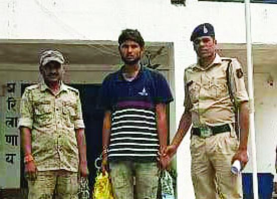 साइबर ठगी का आरोपी दिल्ली से गिरफ्तार, एक फरार