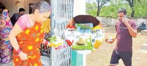 राशन दुकानों में उपभोक्ताओं को  अब हल्दी, धनिया और मिर्च  भी थमाया जा रहा 