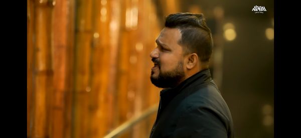 यूट्यूब पर छाया एनएमडीसी अधिकारी मो. महबूब का गाना ‘मिडनाइटस ब्लू’, दो लाख से अधिक हुए व्यू