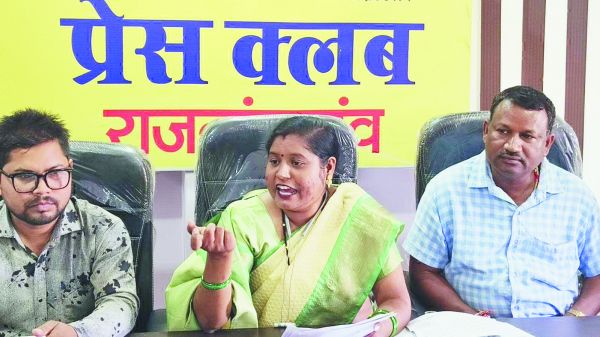 भाजपा जिपं सदस्य के बेटे पर अवैध मुरूम उत्खनन का आरोप