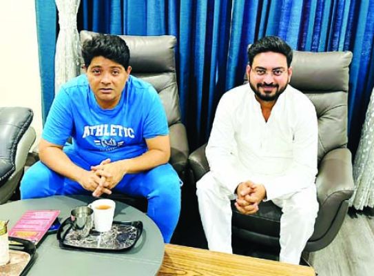 ढेबर, कुकरेजा के बीच लंबी चर्चा  अगले महीने से राजधानी में ई-बसें दौड़ेंगी 